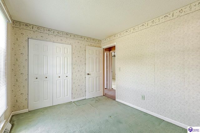 930 Robin Circle, Radcliff, KY 40160