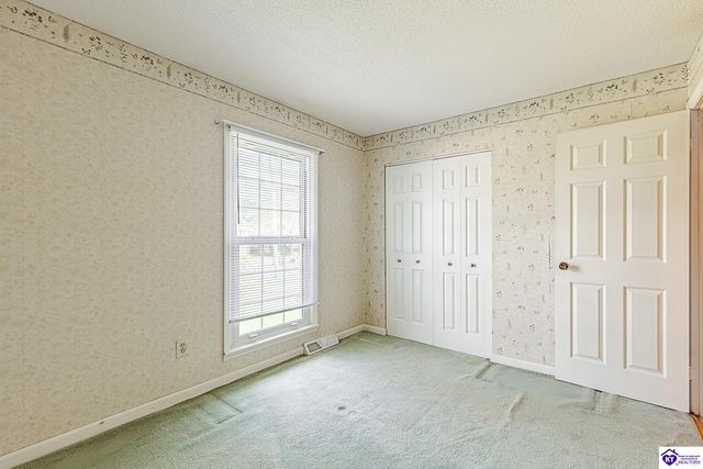 930 Robin Circle, Radcliff, KY 40160