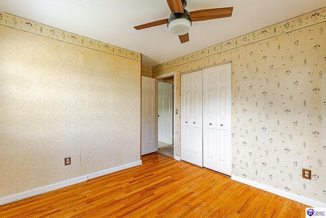 930 Robin Circle, Radcliff, KY 40160