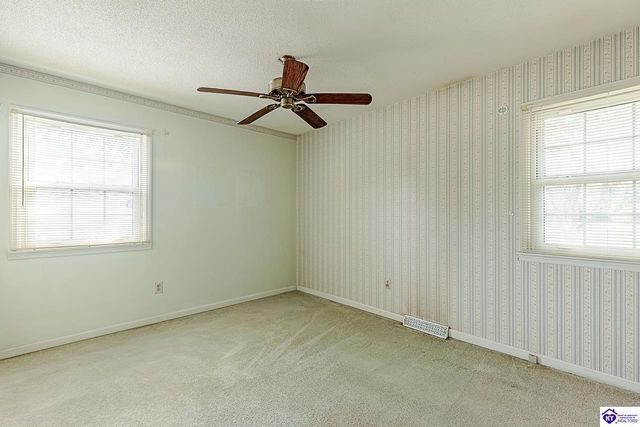 930 Robin Circle, Radcliff, KY 40160