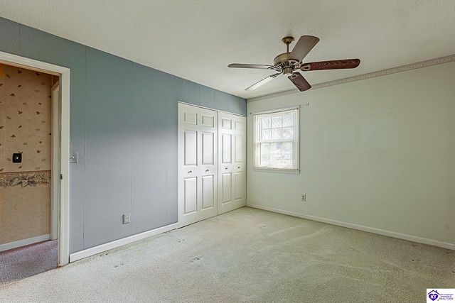 930 Robin Circle, Radcliff, KY 40160