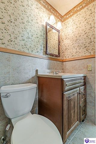 930 Robin Circle, Radcliff, KY 40160
