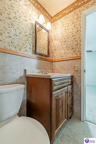 930 Robin Circle, Radcliff, KY 40160