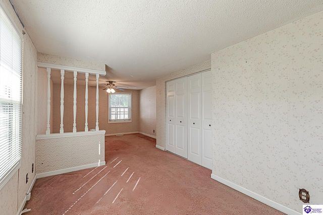 930 Robin Circle, Radcliff, KY 40160