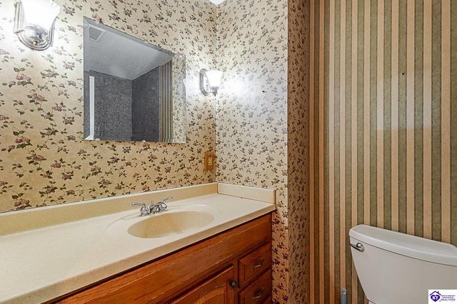 930 Robin Circle, Radcliff, KY 40160