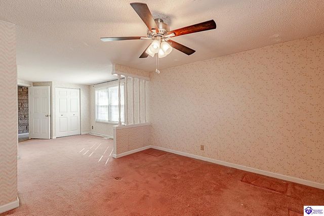 930 Robin Circle, Radcliff, KY 40160