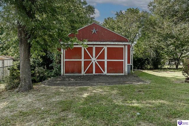 930 Robin Circle, Radcliff, KY 40160