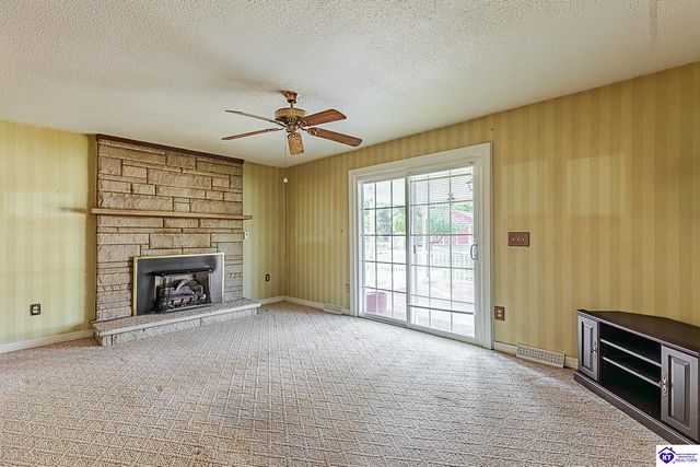 930 Robin Circle, Radcliff, KY 40160