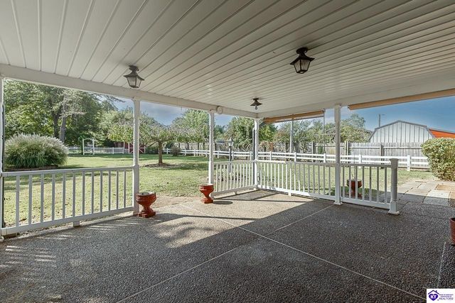 930 Robin Circle, Radcliff, KY 40160