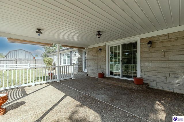 930 Robin Circle, Radcliff, KY 40160
