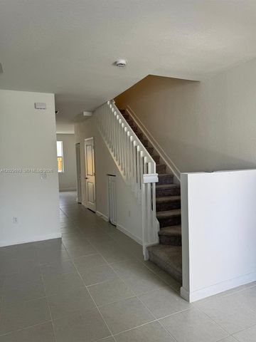 2893 SE 25th Rd, Homestead, FL 33035