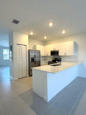 2893 SE 25th Rd, Homestead, FL 33035