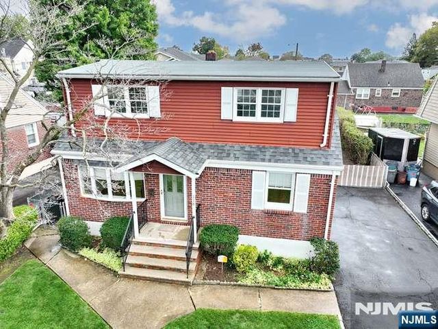 118 Gilbert Avenue, Elmwood Park, NJ 07407