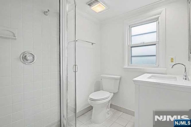 118 Gilbert Avenue, Elmwood Park, NJ 07407