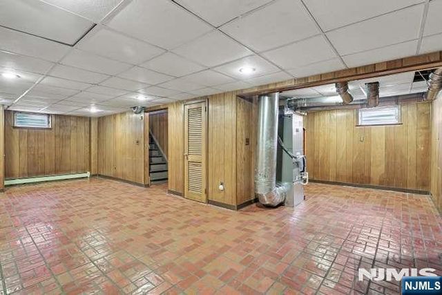 118 Gilbert Avenue, Elmwood Park, NJ 07407