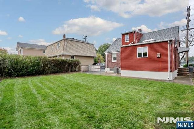 118 Gilbert Avenue, Elmwood Park, NJ 07407