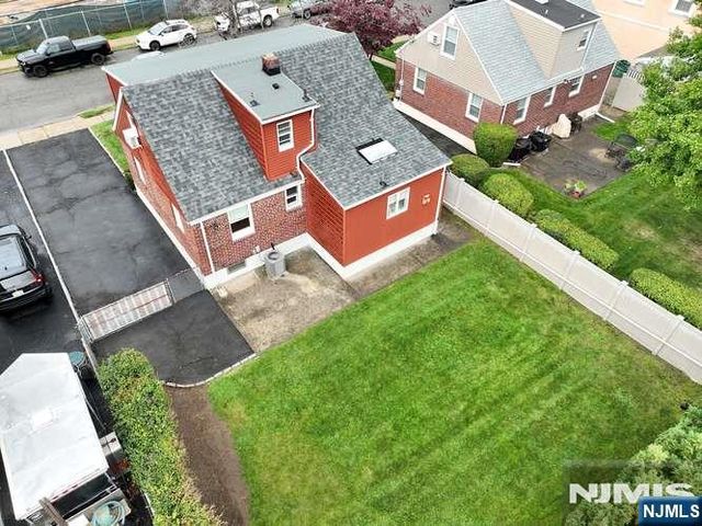 118 Gilbert Avenue, Elmwood Park, NJ 07407