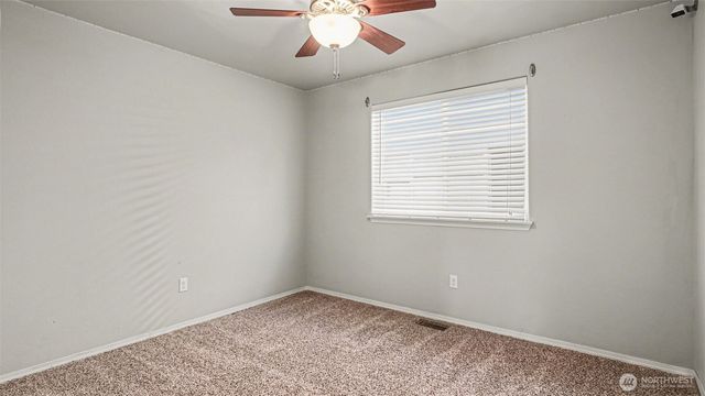 16102 77th Avenue E, Puyallup, WA 98375