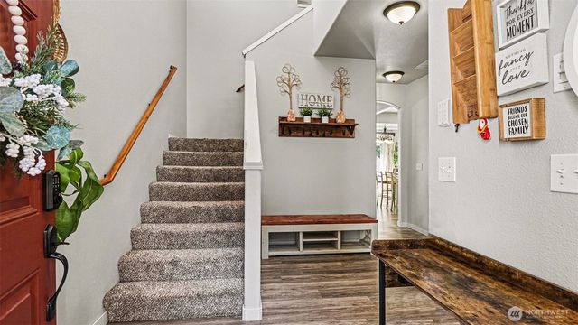 16102 77th Avenue E, Puyallup, WA 98375