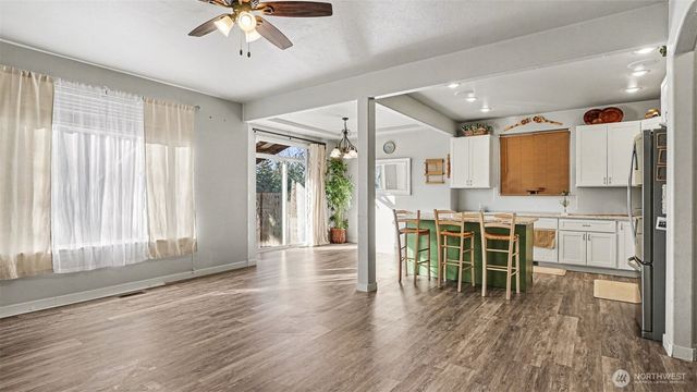 16102 77th Avenue E, Puyallup, WA 98375