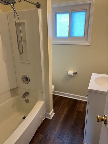 376 Vermont Ave, Rochester, PA 15074