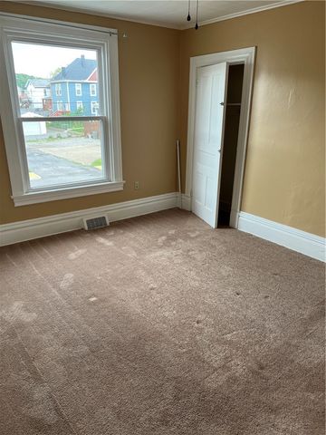 376 Vermont Ave, Rochester, PA 15074