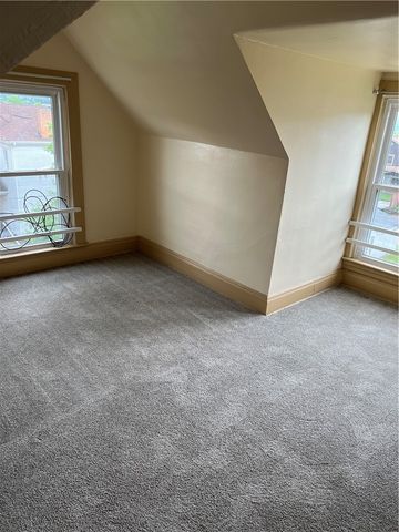 376 Vermont Ave, Rochester, PA 15074