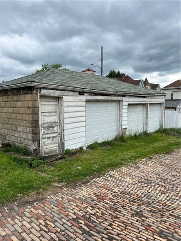 376 Vermont Ave, Rochester, PA 15074