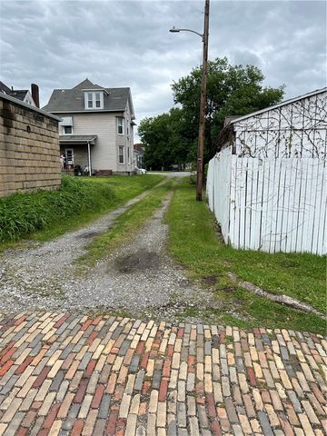 376 Vermont Ave, Rochester, PA 15074