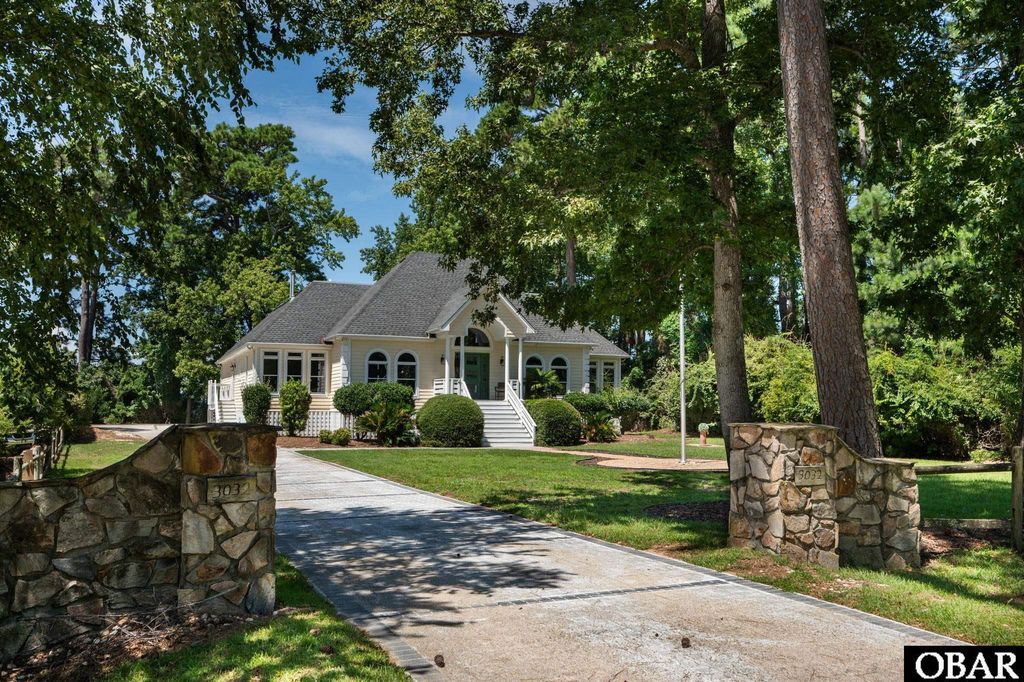Image 2 of property listing at 3032 Martins Point Road Lot 40, Kitty Hawk, NC 27949