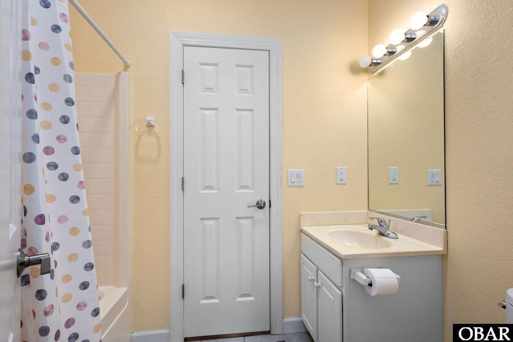 Image 39 of property listing at 3032 Martins Point Road Lot 40, Kitty Hawk, NC 27949