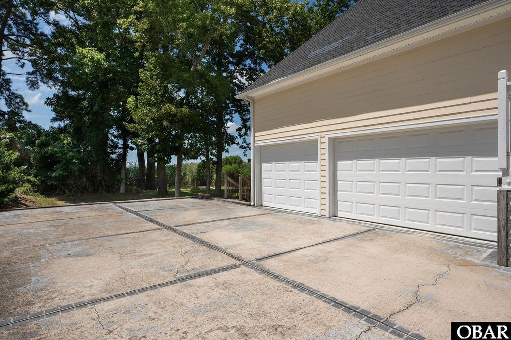 Image 5 of property listing at 3032 Martins Point Road Lot 40, Kitty Hawk, NC 27949