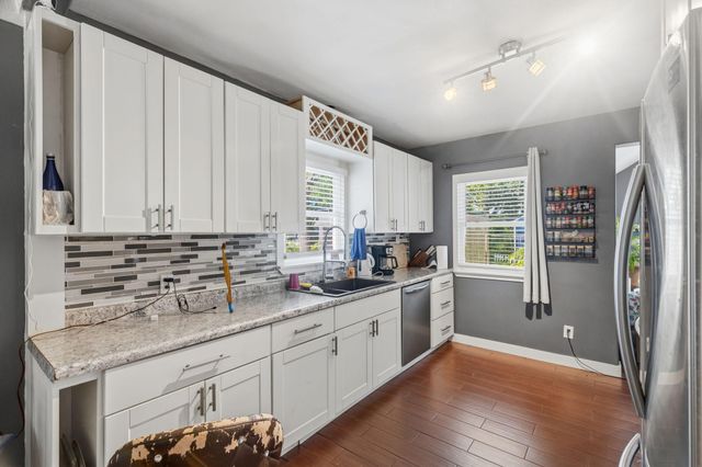 867 Delaware Avenue, Saint Paul, MN 55107