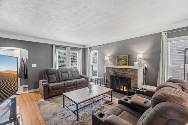 867 Delaware Avenue, Saint Paul, MN 55107