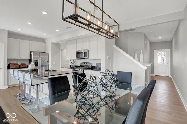 7591 Marin Parkway, Cumberland, IN 46229