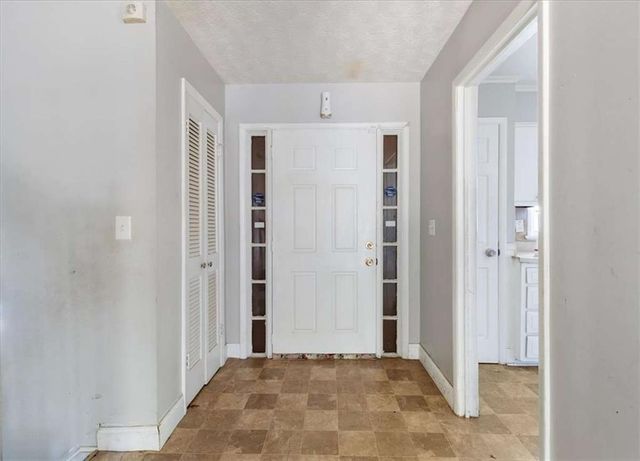 1999 Lindsey Lane, Decatur, GA 30035