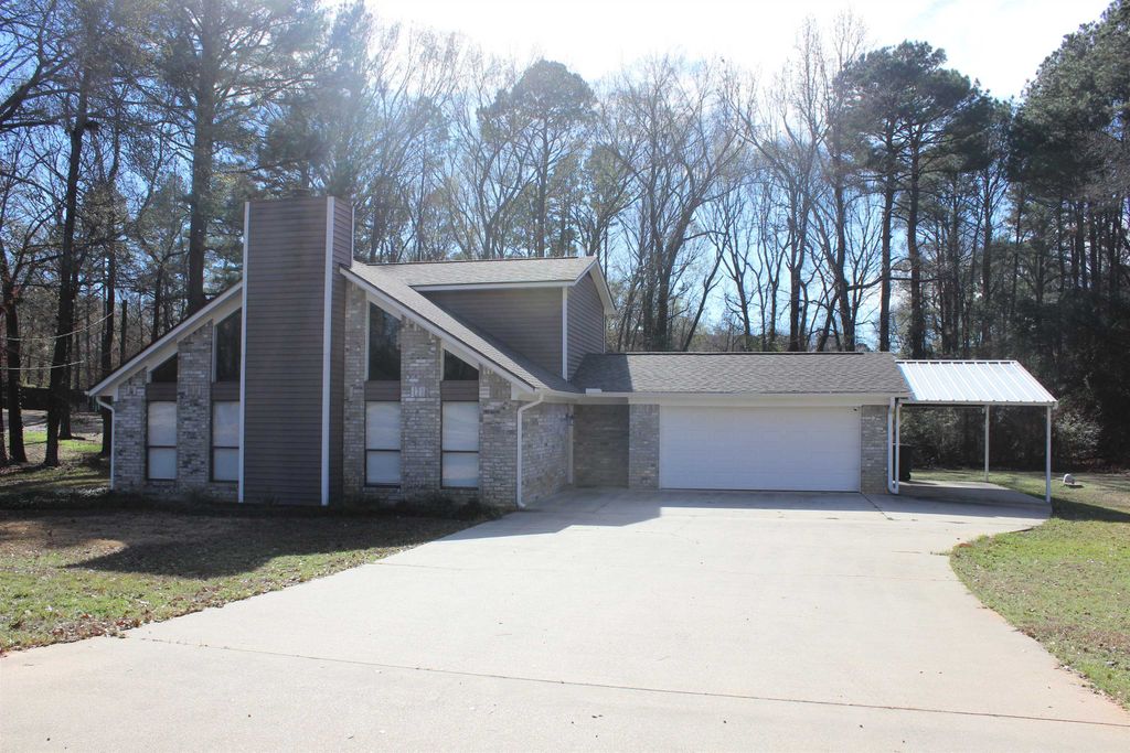 2 Kelly Ct., Longview, TX 75605