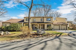 10 Ironwood Drive, Highland Mills, NY 10930