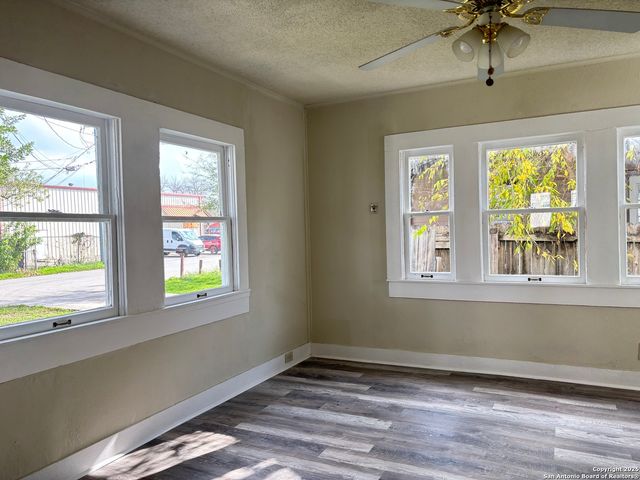 1316 N Olive, Seguin, TX 78155