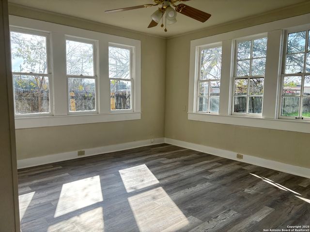 1316 N Olive, Seguin, TX 78155