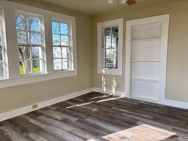 1316 N Olive, Seguin, TX 78155