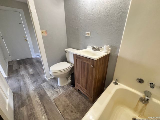 1316 N Olive, Seguin, TX 78155