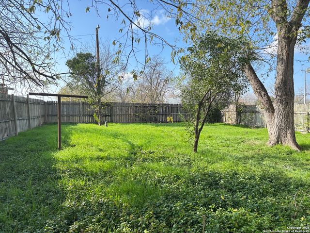 1316 N Olive, Seguin, TX 78155