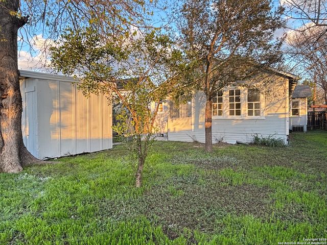 1316 N Olive, Seguin, TX 78155