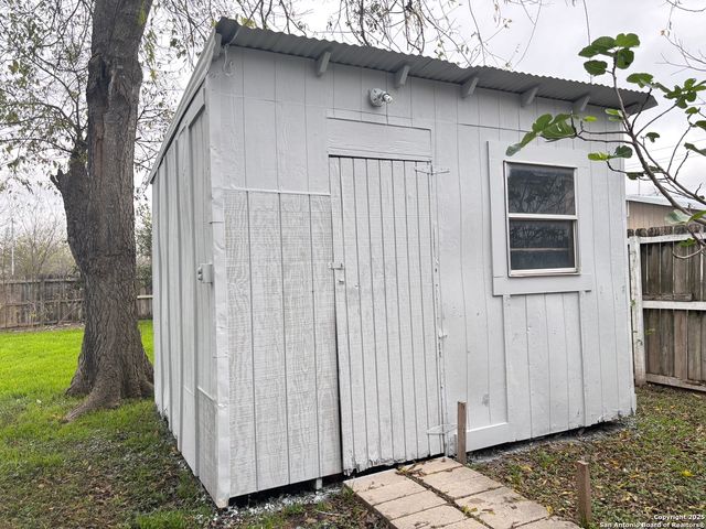 1316 N Olive, Seguin, TX 78155