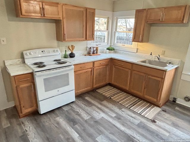 1316 N Olive, Seguin, TX 78155