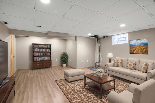 3500 Abbott Avenue N, Robbinsdale, MN 55422