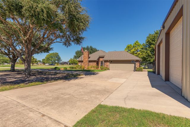 2225 The Crossings Drive, Lowry Crossing, TX 75069