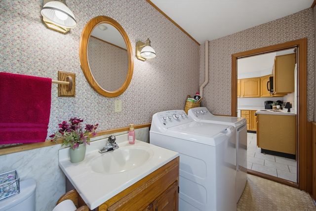 413 Goldthwaite Rd, Northbridge, MA 01588