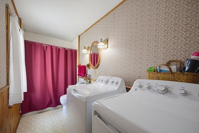 413 Goldthwaite Rd, Northbridge, MA 01588